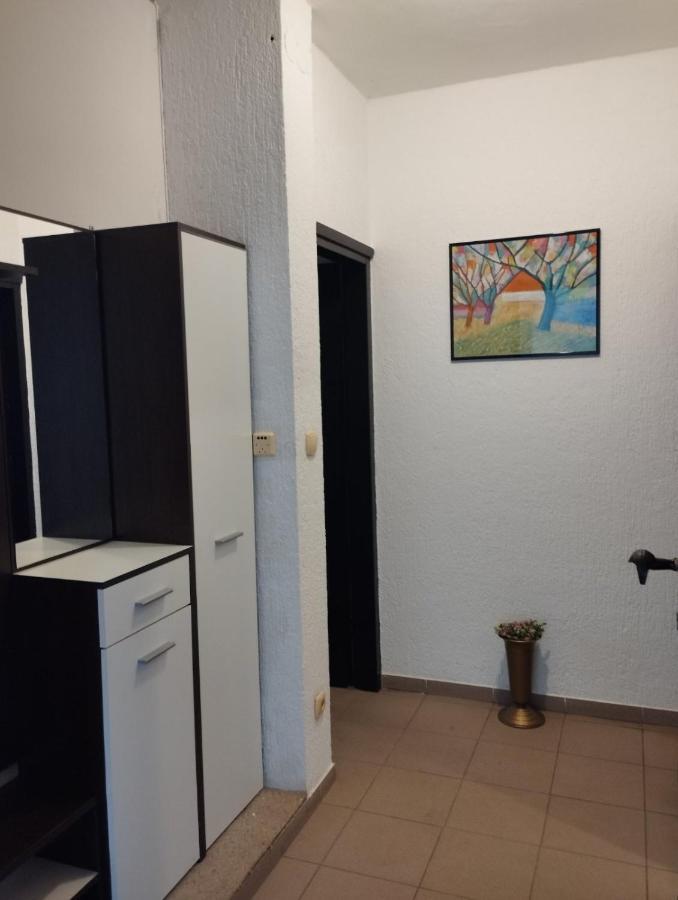 Apartments Vila Lavanda 奥米沙利 外观 照片