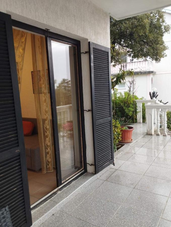 Apartments Vila Lavanda 奥米沙利 外观 照片