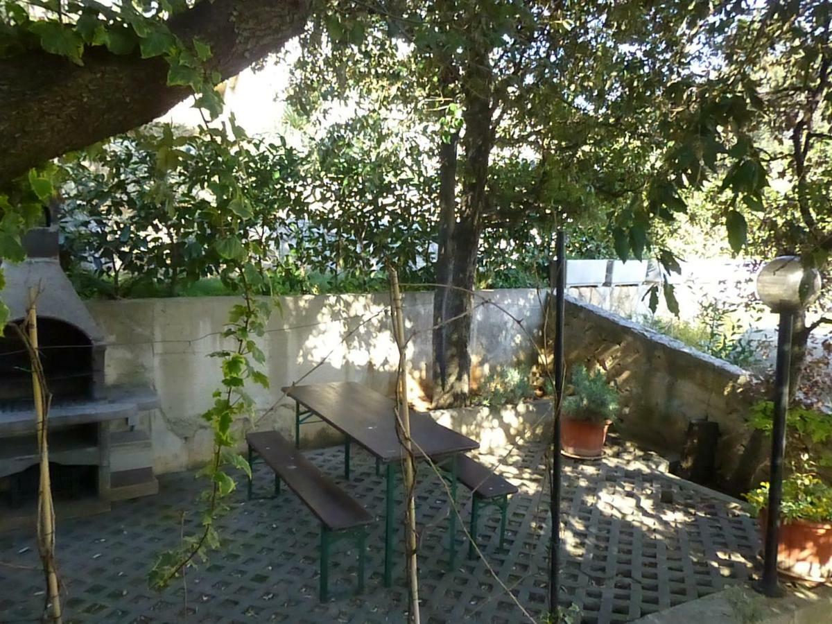 Apartments Vila Lavanda 奥米沙利 外观 照片