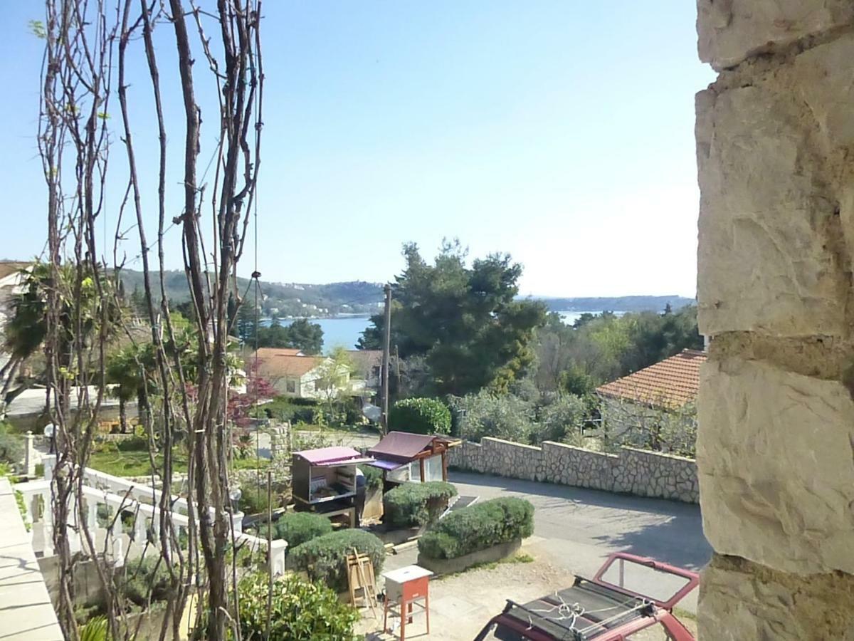 Apartments Vila Lavanda 奥米沙利 外观 照片
