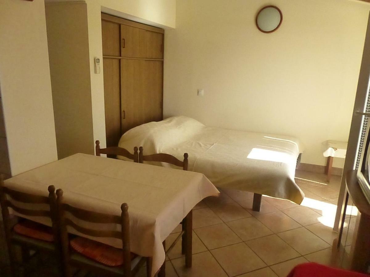 Apartments Vila Lavanda 奥米沙利 外观 照片