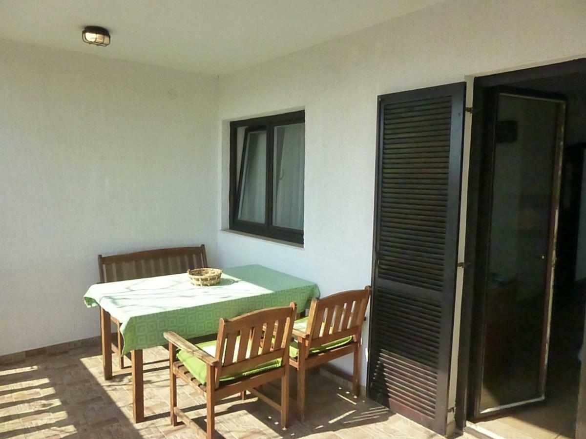 Apartments Vila Lavanda 奥米沙利 外观 照片