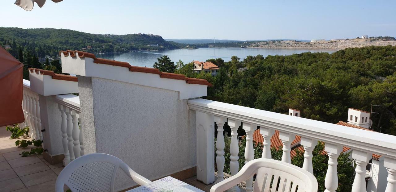 Apartments Vila Lavanda 奥米沙利 外观 照片