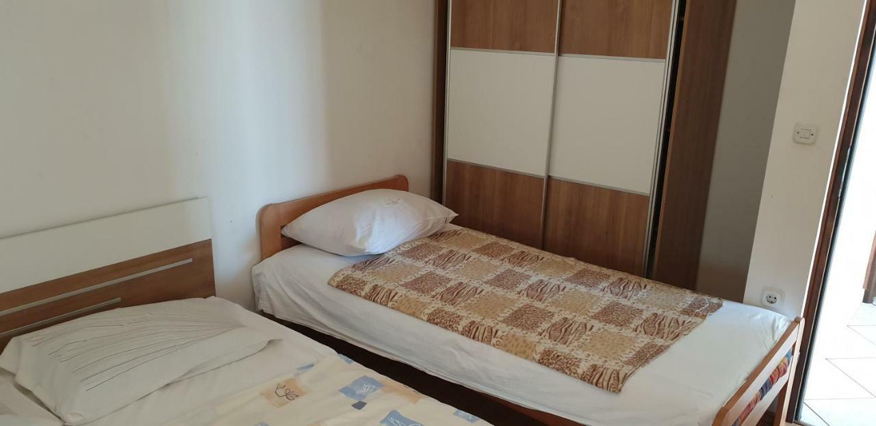 Apartments Vila Lavanda 奥米沙利 外观 照片
