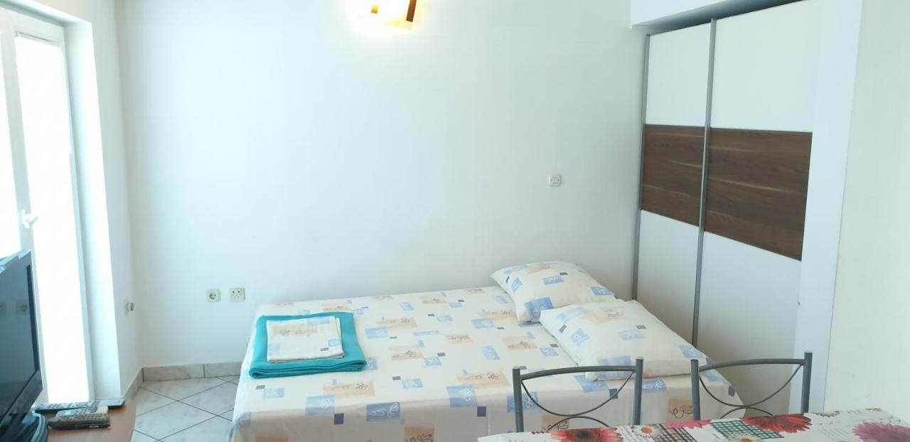 Apartments Vila Lavanda 奥米沙利 外观 照片
