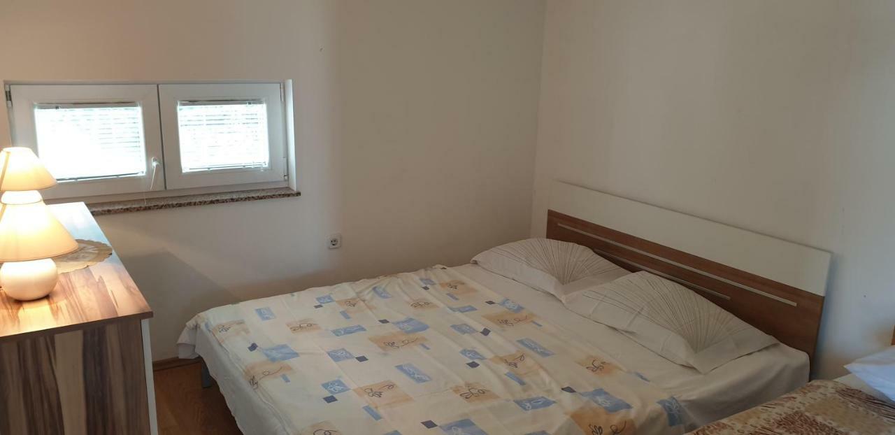 Apartments Vila Lavanda 奥米沙利 外观 照片