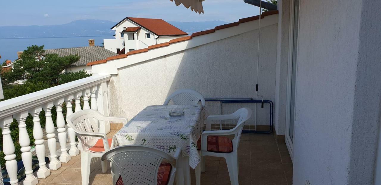 Apartments Vila Lavanda 奥米沙利 外观 照片